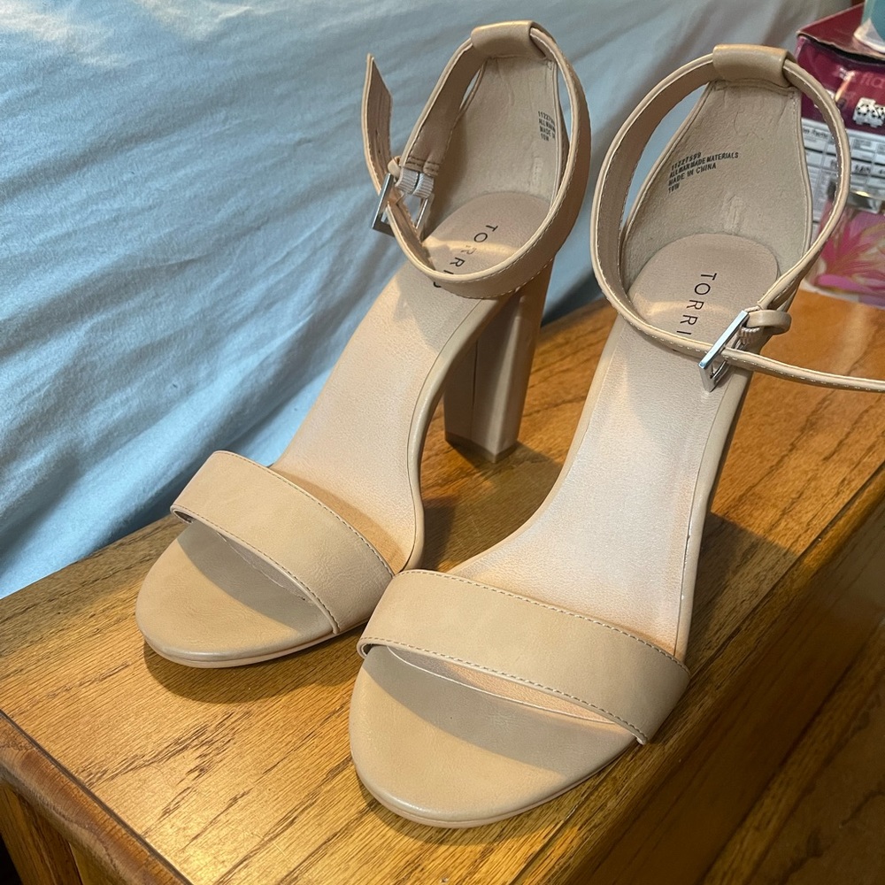 Torrid Size 10W Nude High Heel Sandals